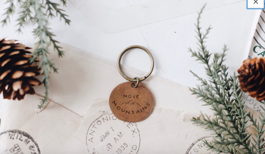 Move Mountains Keychain: Defualt